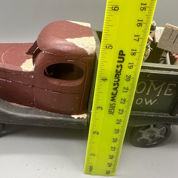 Frosty Snow Removal wooden Handpainted truck with snow people - Picture 11 of 11